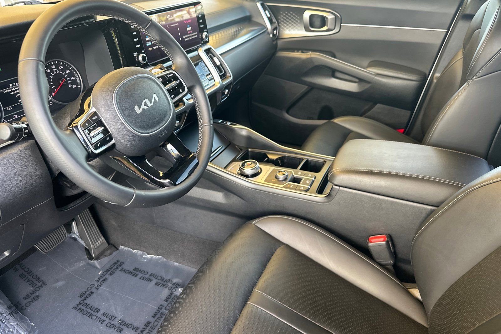 Used 2022 Kia Sorento EX w/ Panoramic Sunroof Package AWD/4WD image 11