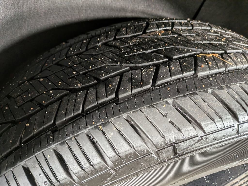 Certified 2025 GMC Acadia Elevation w/ Elevation Premium Package image 16