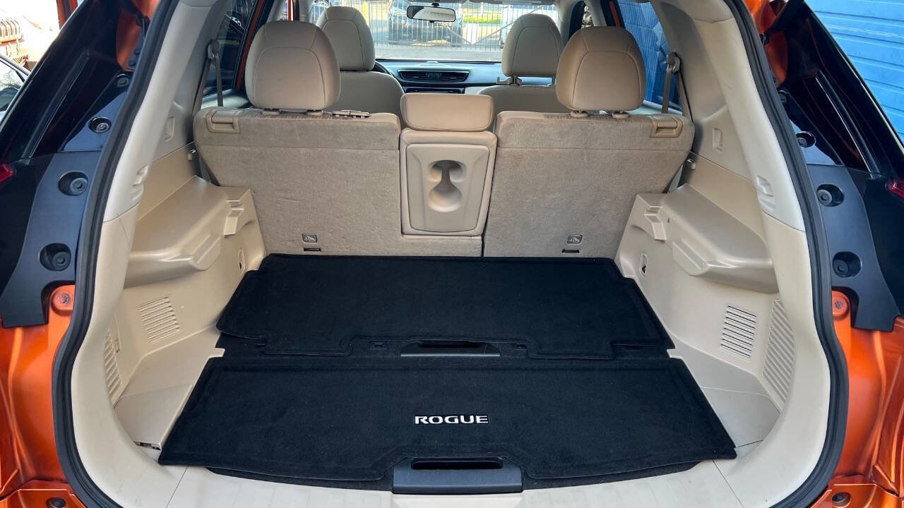 Used 2017 Nissan Rogue SV image 23