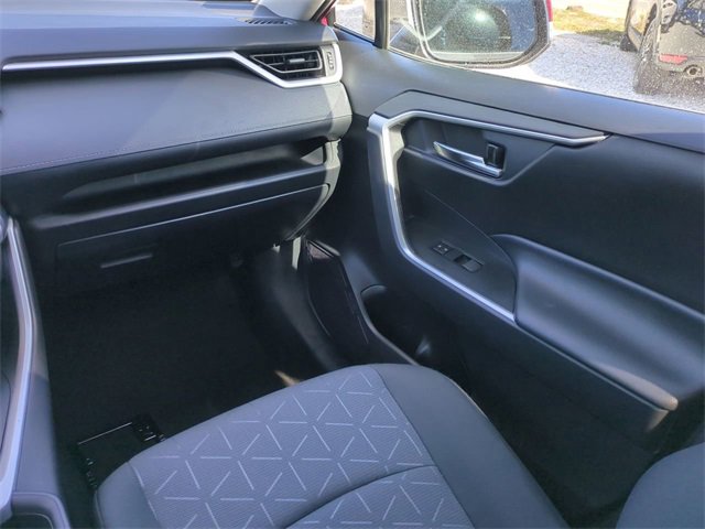 Used 2021 Toyota RAV4 XLE image 18