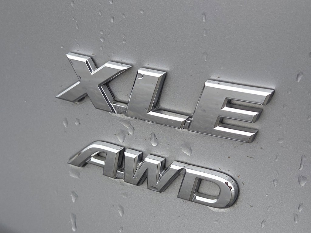 Used 2022 Toyota RAV4 XLE image 24