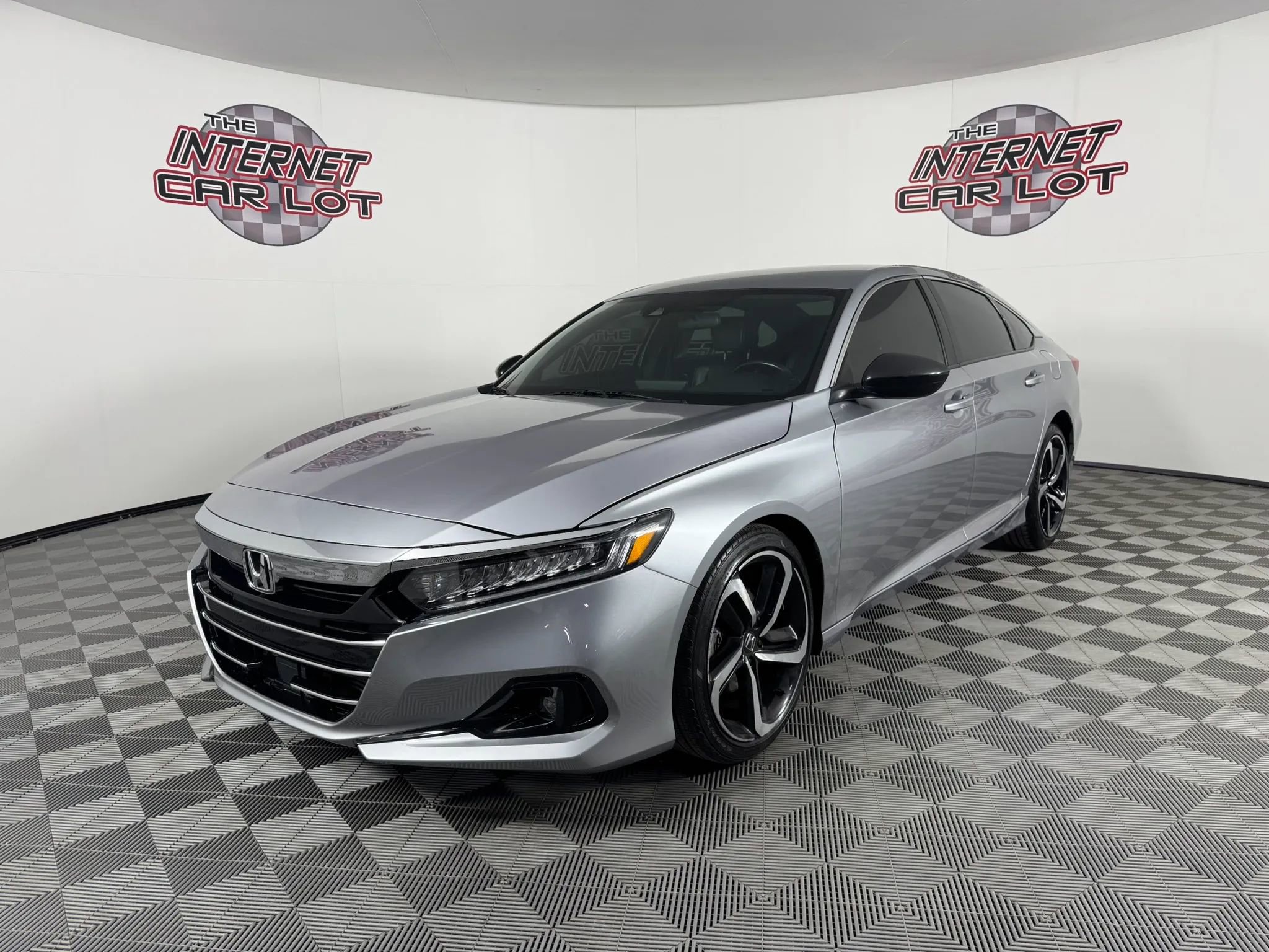 Used 2022 Honda Accord Sport image 3