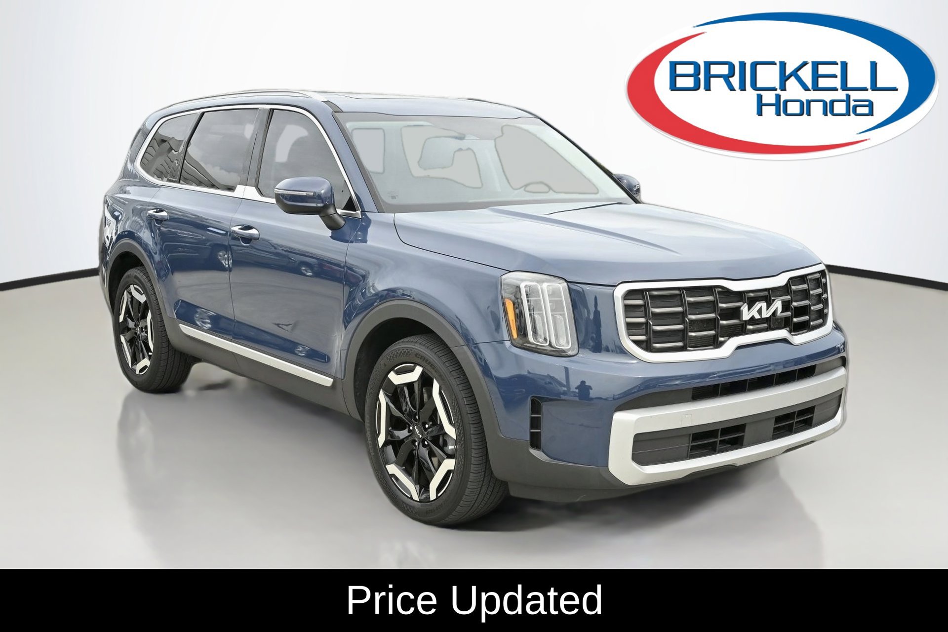 Used 2023 Kia Telluride S w/ S Sunroof Package