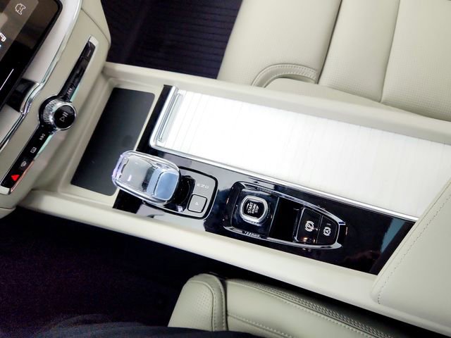 New 2026 Volvo XC60 B5 Ultra w/ Protection Package Premier image 26