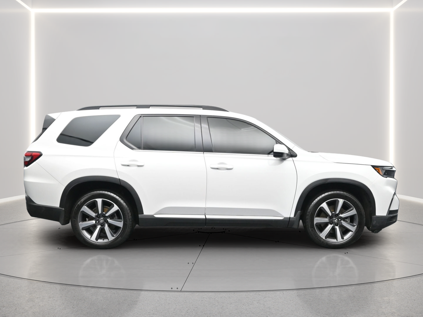 Used 2023 Honda Pilot Touring image 14