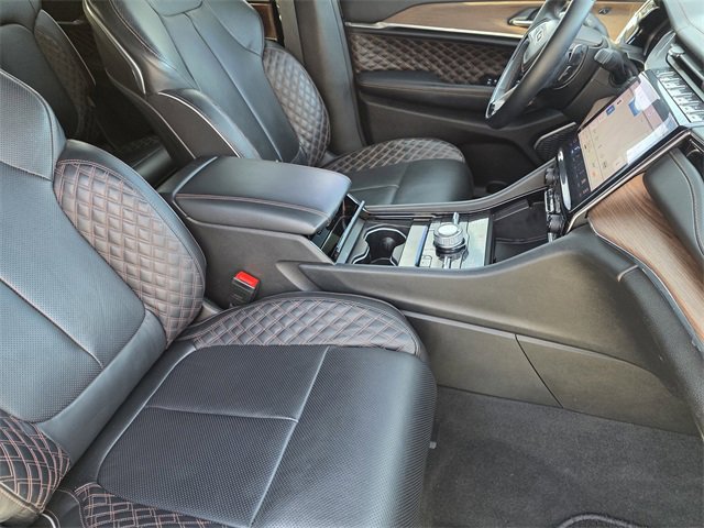 Used 2024 Jeep Grand Cherokee L Summit w/ High Altitude Package image 12