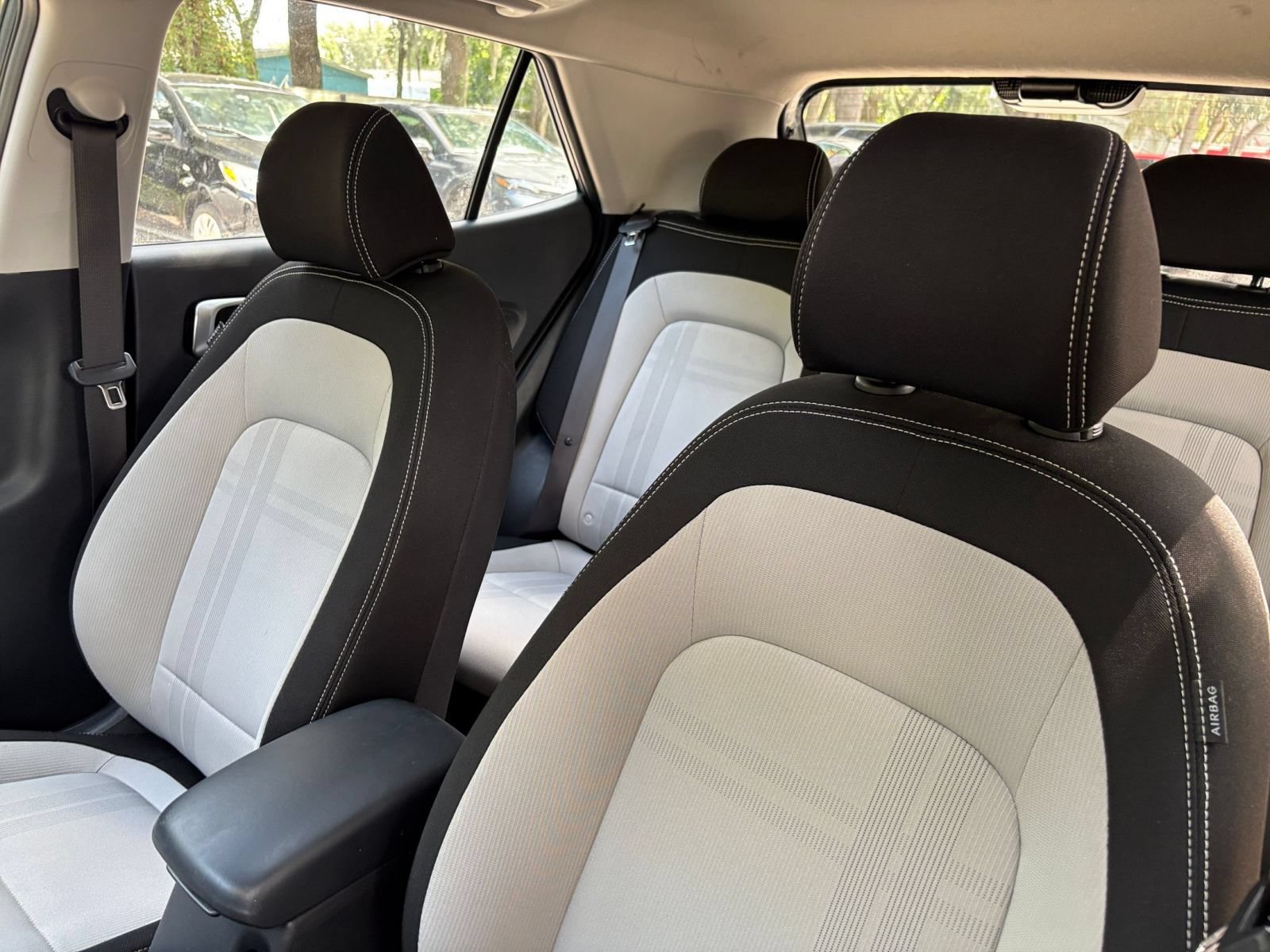 Used 2025 Hyundai Venue SEL FWD image 36