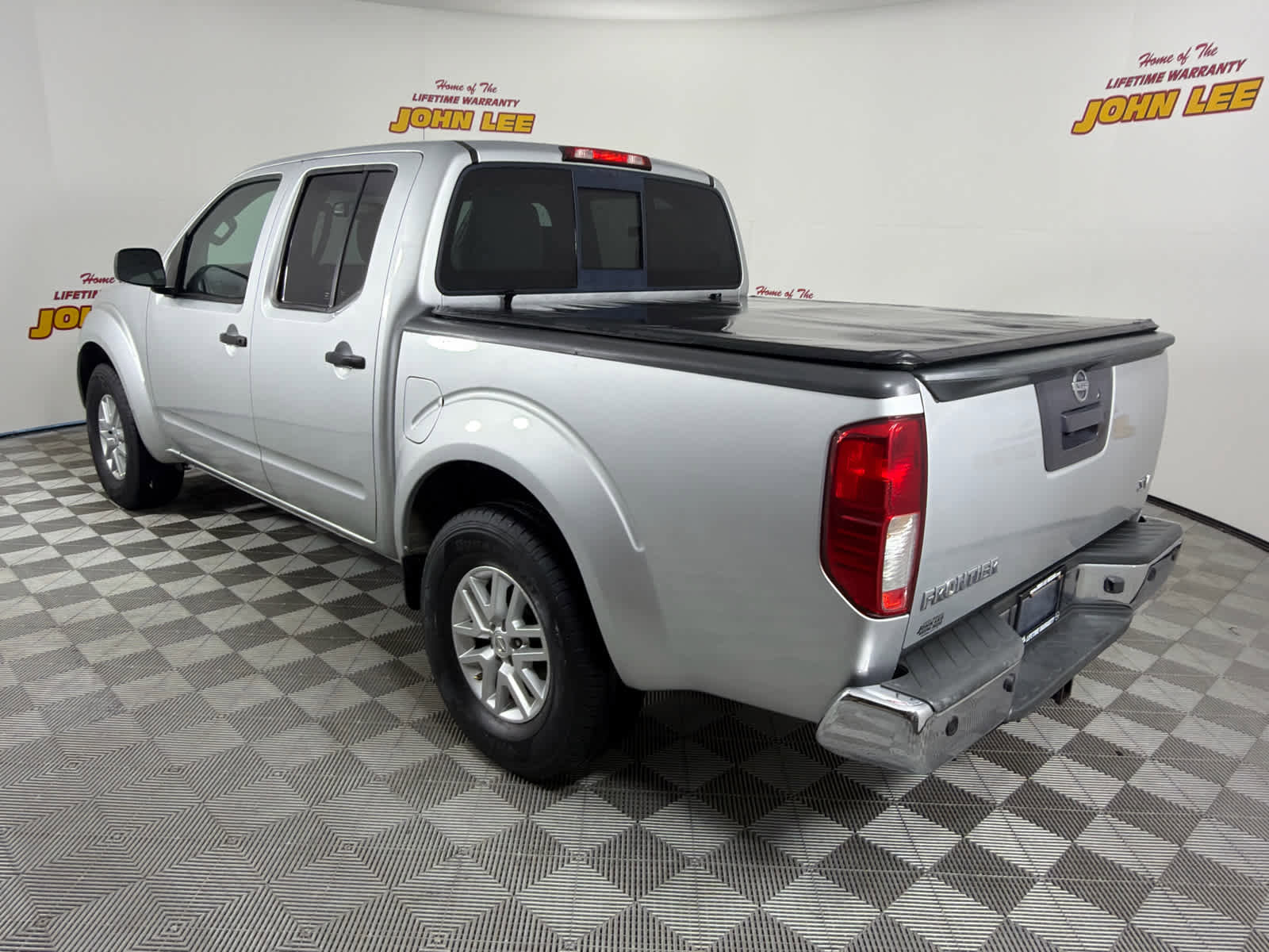 Used 2016 Nissan Frontier SV w/ SV Value Truck Package RWD image 3