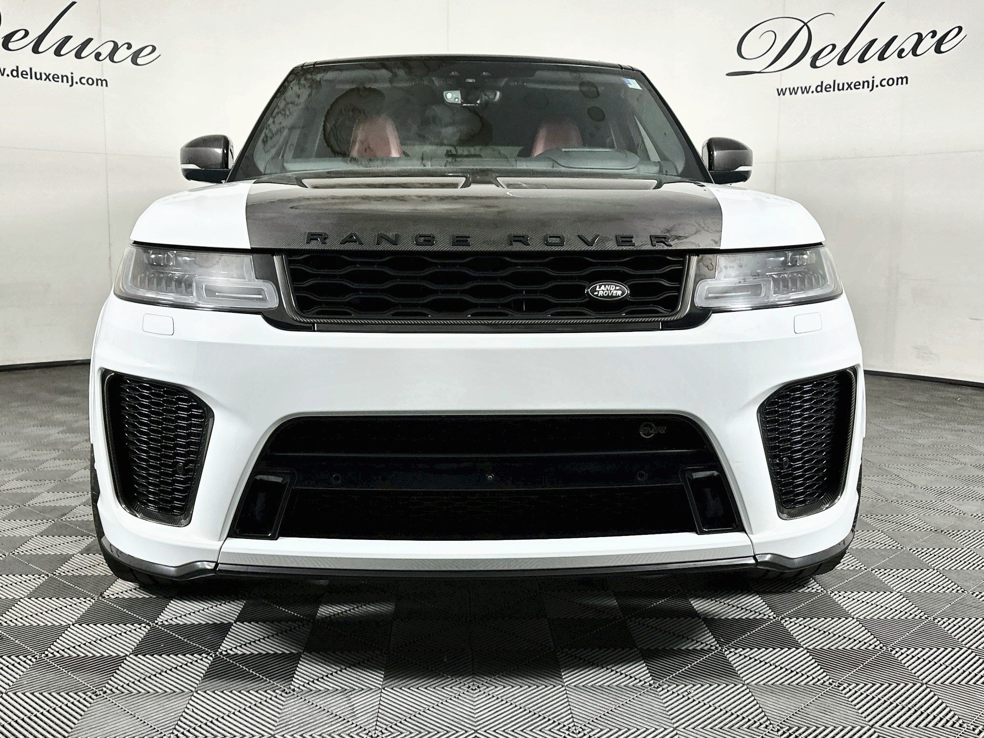 Used 2022 Land Rover Range Rover Sport SVR Carbon Edition AWD/4WD image 2