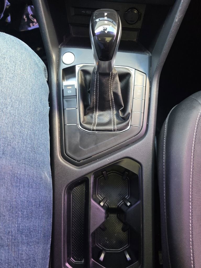 Used 2022 Volkswagen Taos SE w/ Panoramic Sunroof Package image 22