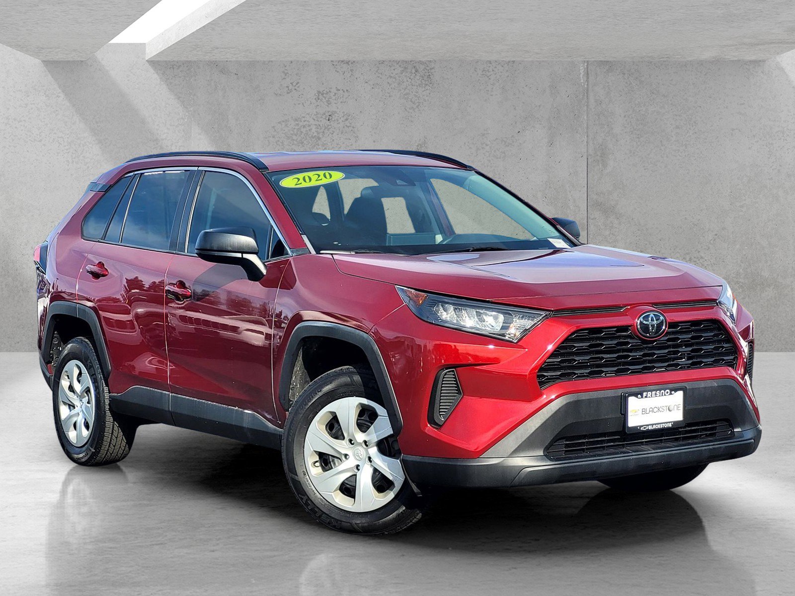 Used 2020 Toyota RAV4 LE image 1