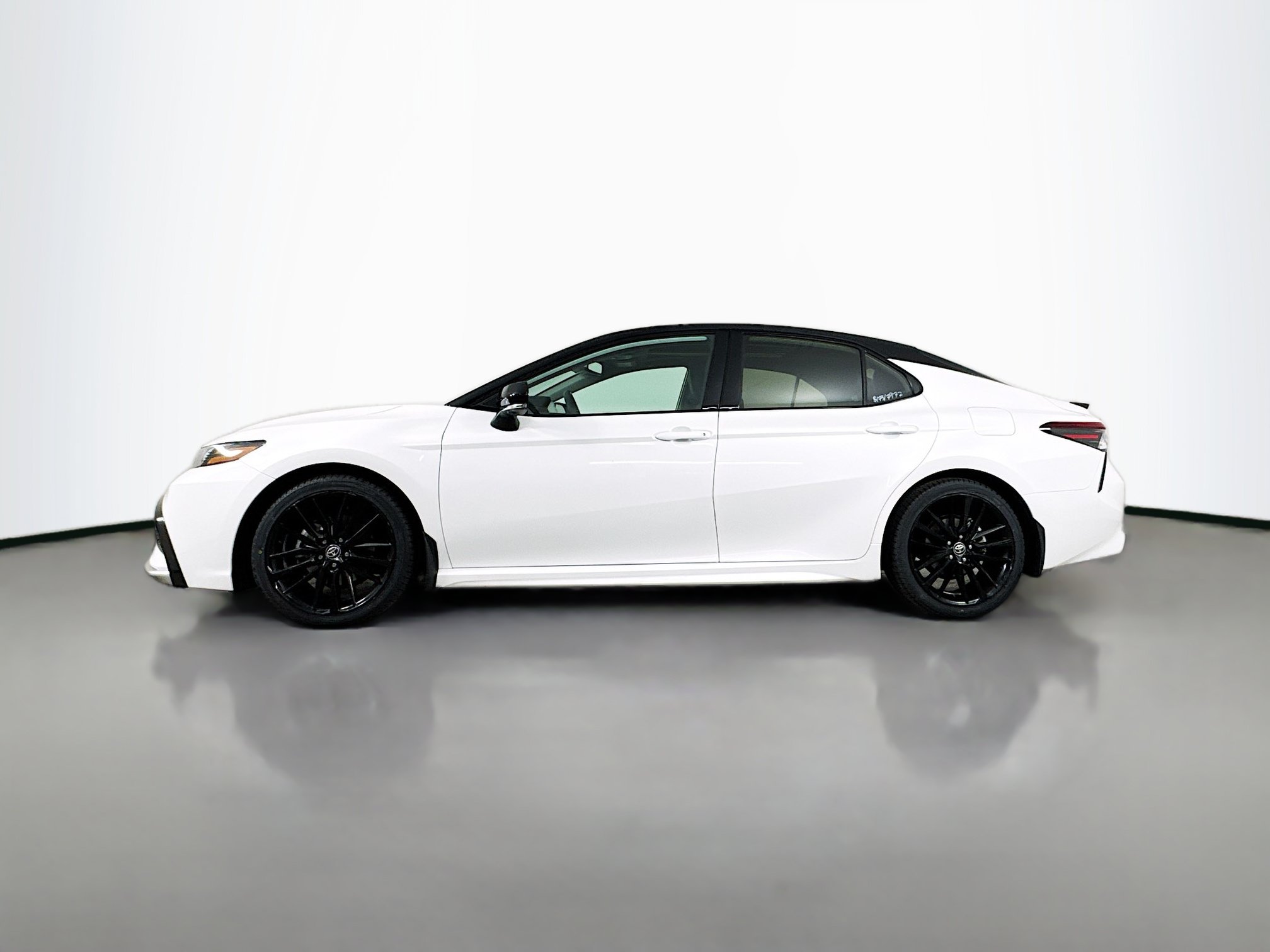 Certified 2021 Toyota Camry XSE w/ Navigation Package FWD image 4