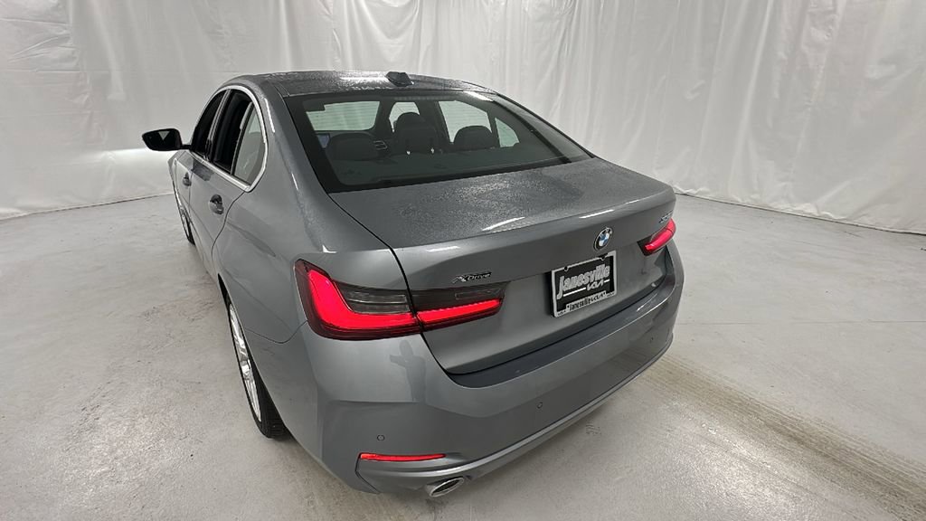 Used 2025 BMW 330i xDrive Sedan image 5