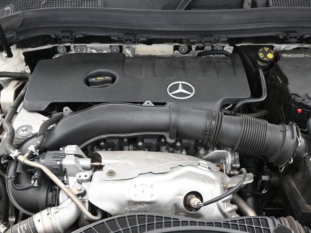 Used 2022 Mercedes-Benz GLA 250 w/ Premium Package Lite image 44