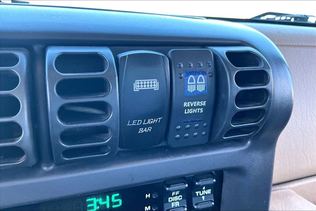 Used 2000 Jeep Wrangler Sahara image 23