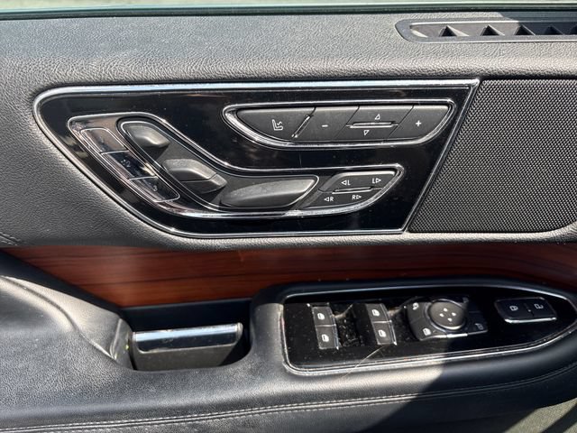 Used 2019 Lincoln Navigator L Reserve AWD/4WD image 17