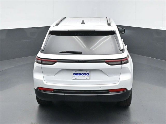 New 2025 Jeep Grand Cherokee Altitude image 35