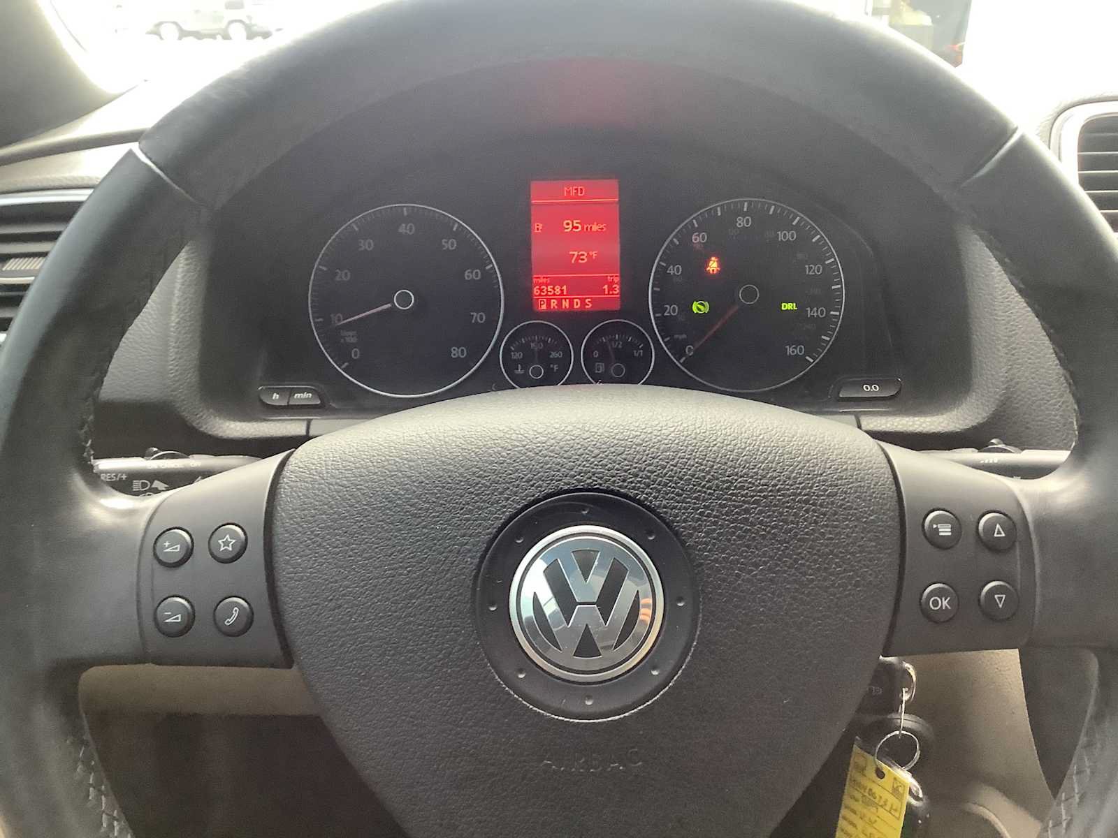 Used 2009 Volkswagen Eos Lux FWD image 16