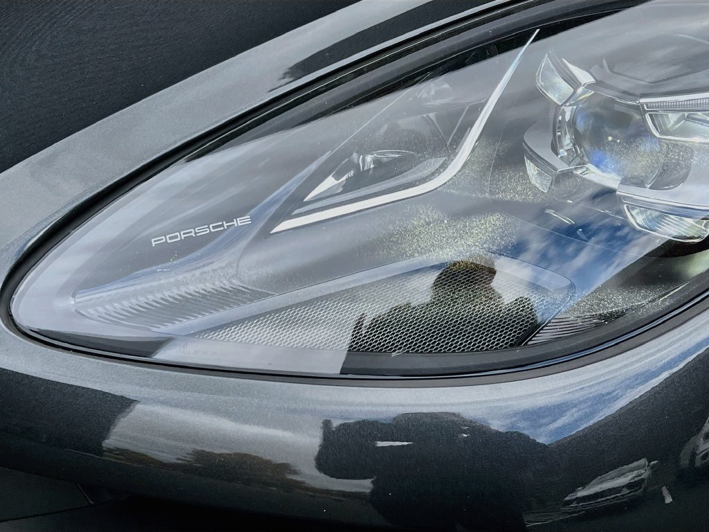 Certified 2021 Porsche Macan AWD/4WD image 34