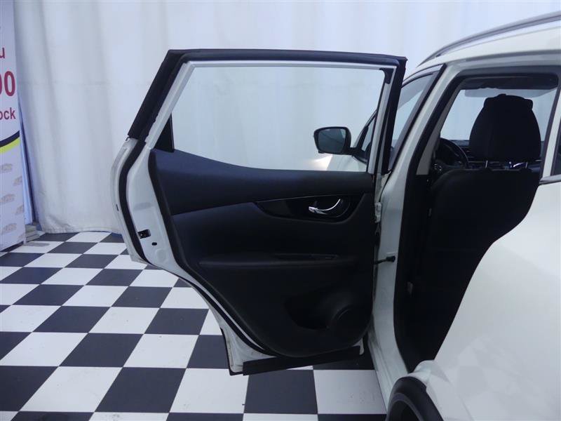 Used 2017 Nissan Rogue Sport SL AWD/4WD image 24