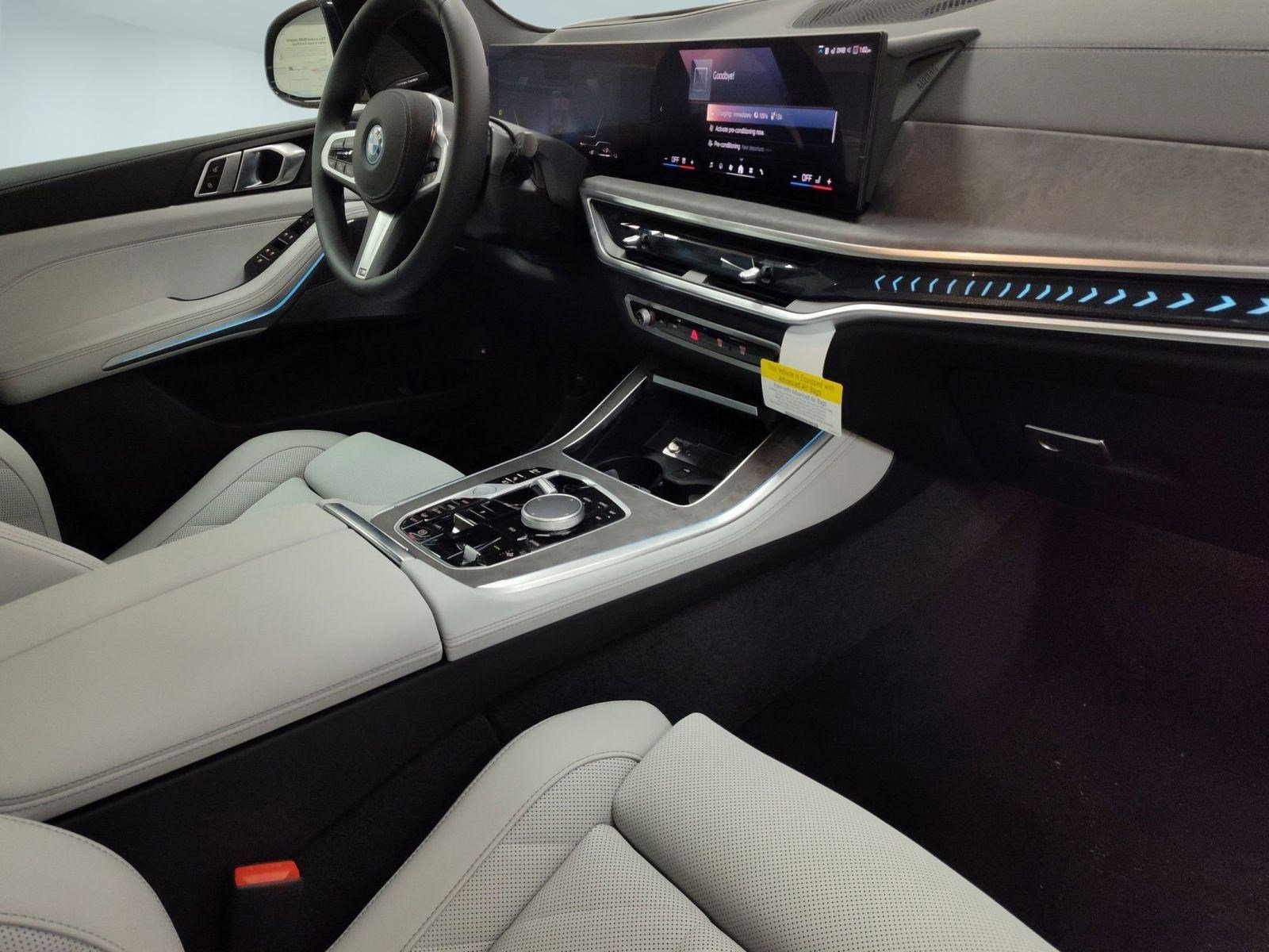 Used 2026 BMW X5 xDrive50e w/ M Sport Package image 27