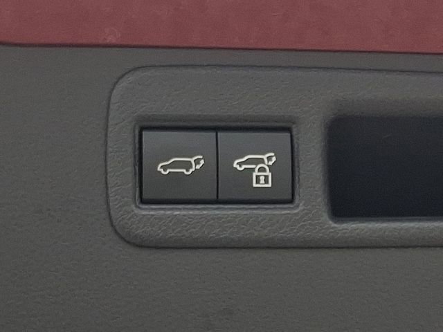 Used 2024 Toyota Venza Nightshade image 32