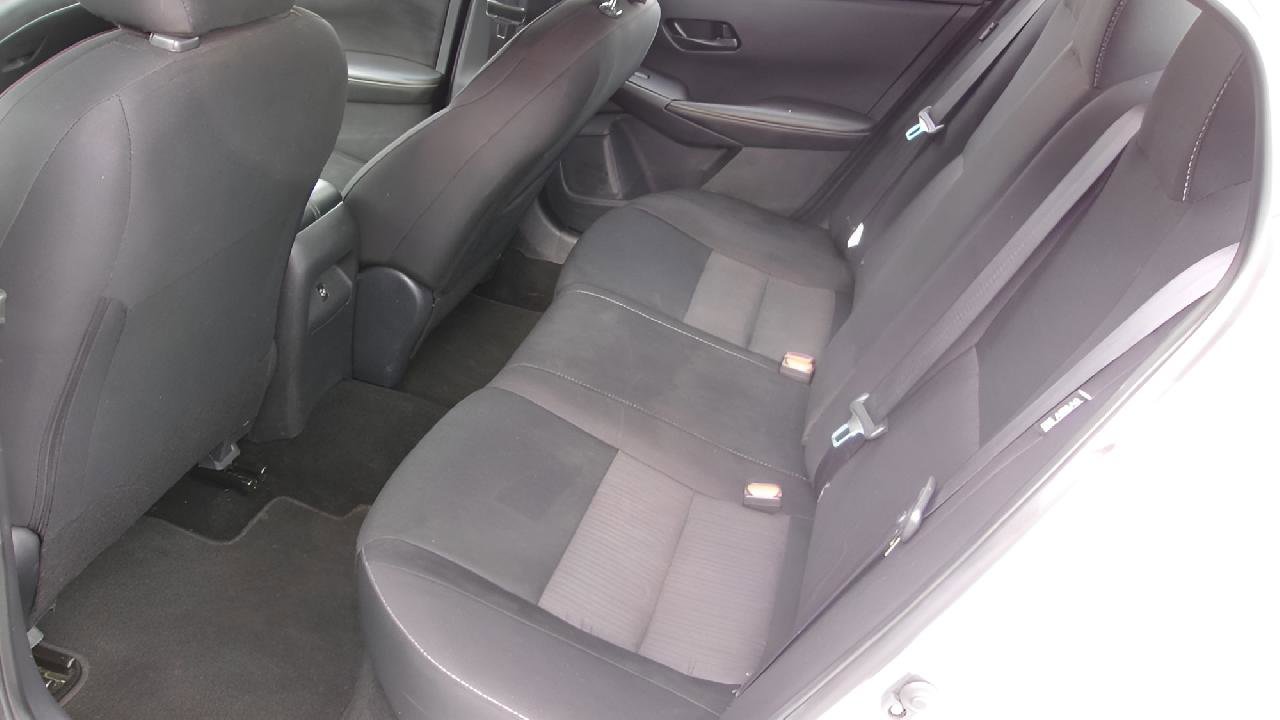 Used 2025 Nissan Sentra SV FWD image 9