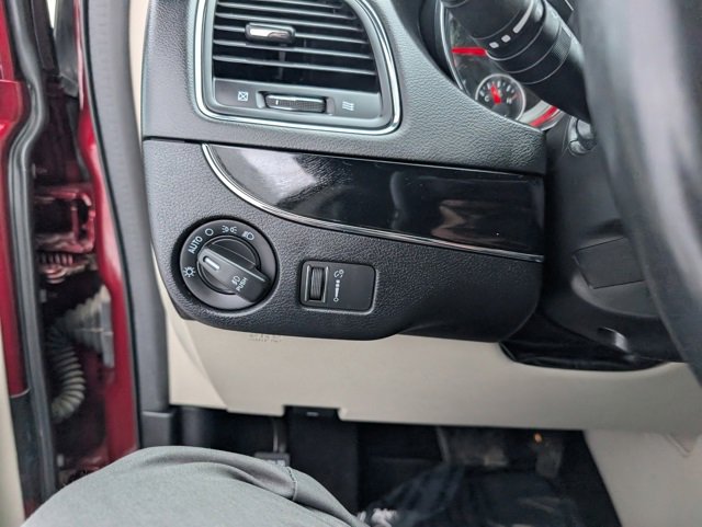 Used 2018 Dodge Grand Caravan SXT image 9