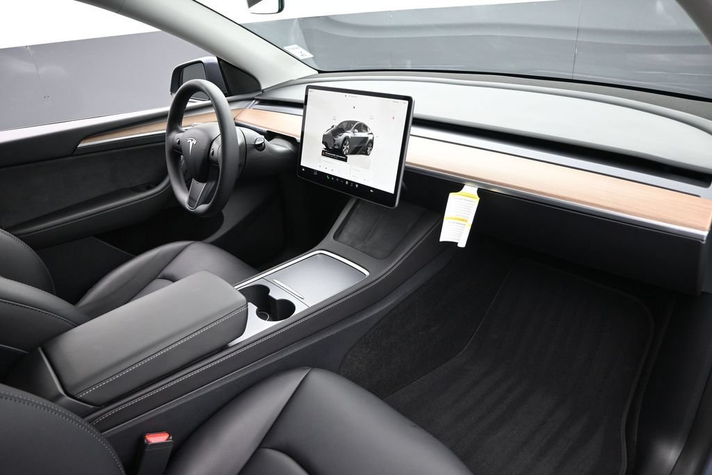Used 2023 Tesla Model Y Long Range AWD/4WD image 26