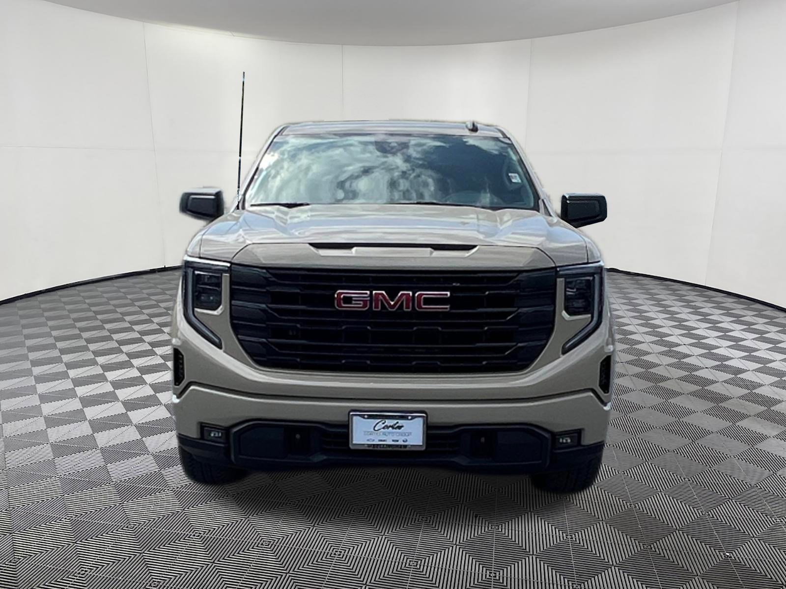 Used 2023 GMC Sierra 1500 Elevation AWD/4WD image 2