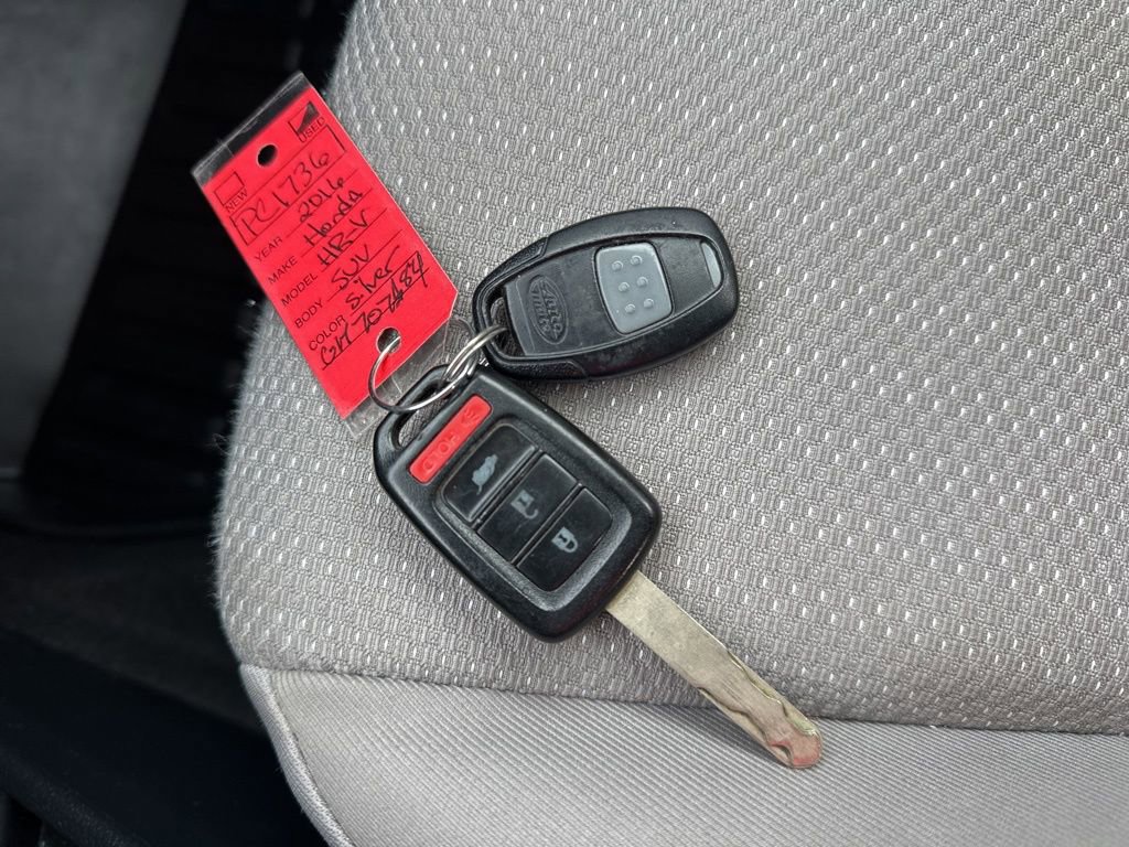 Used 2016 Honda HR-V LX image 32