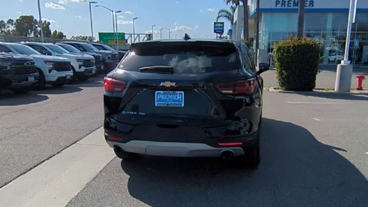Certified 2025 Chevrolet Blazer LT AWD/4WD image 7