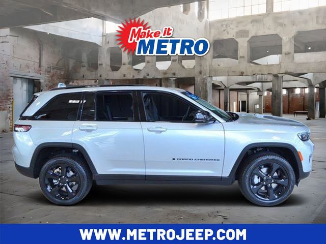 New 2025 Jeep Grand Cherokee Limited w/ Black Appearance Package