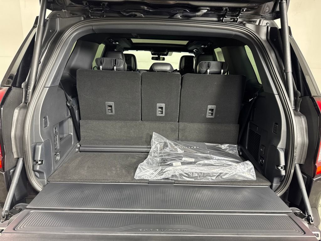 New 2026 Ford Expedition Platinum w/ Stealth Appearance Package AWD/4WD image 34