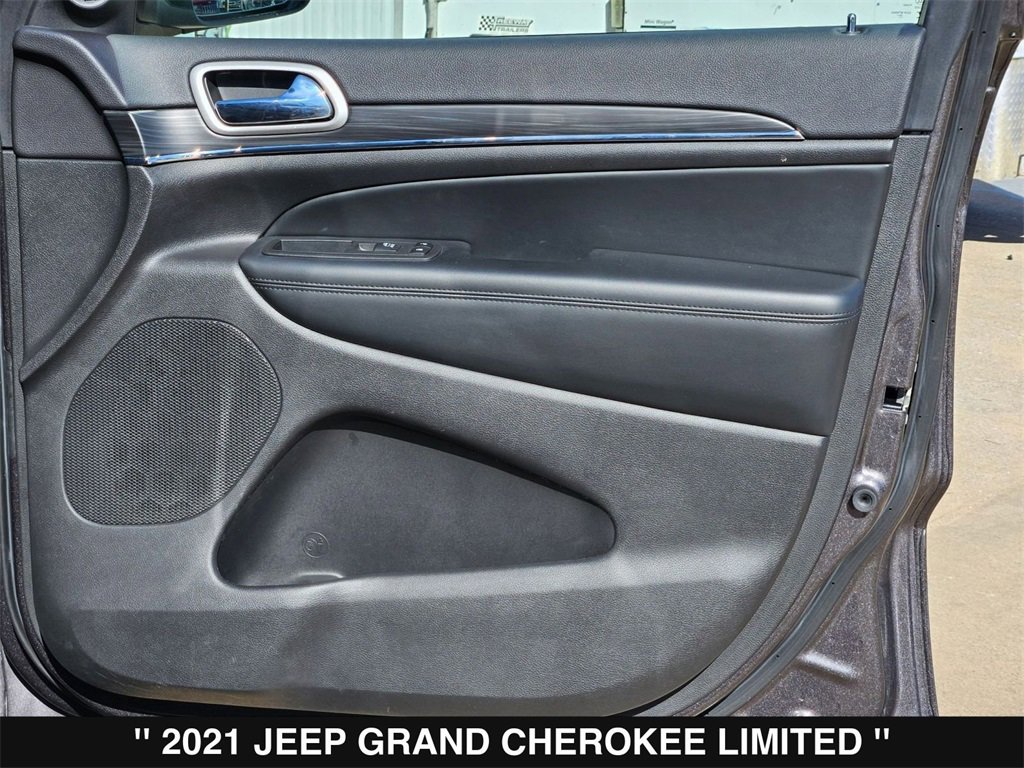 Used 2021 Jeep Grand Cherokee Limited image 27