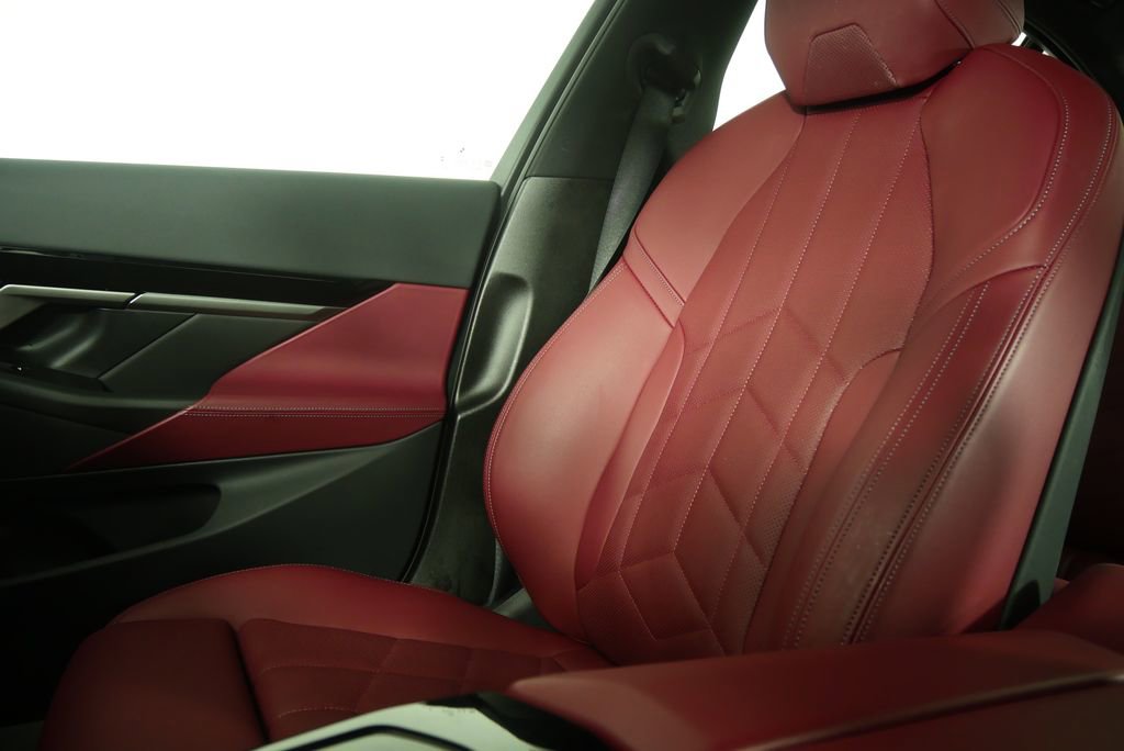 Certified 2025 BMW 530i image 25