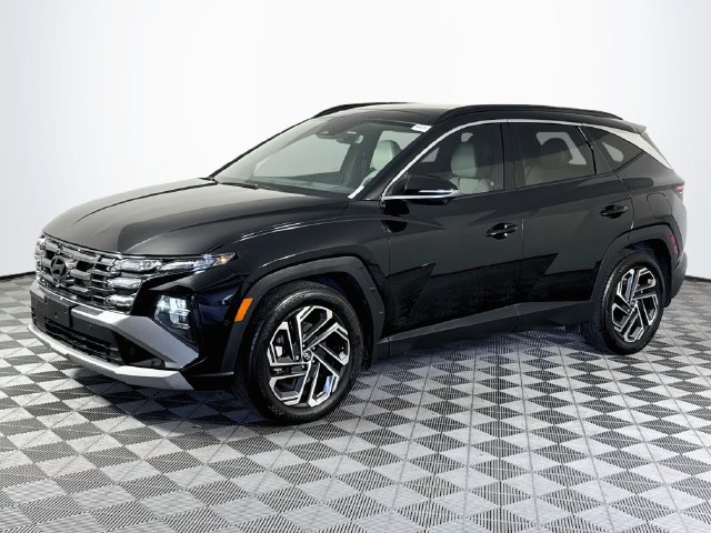 Used 2025 Hyundai Tucson Limited FWD image 4