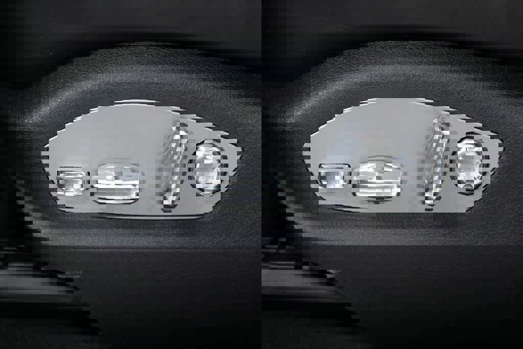 Certified 2025 Porsche Macan image 21