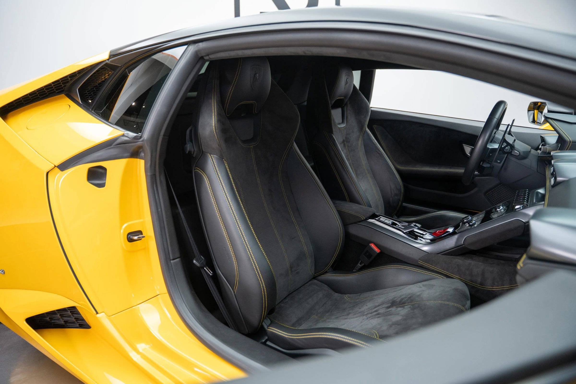 Used 2015 Lamborghini Huracan LP 610-4 image 22