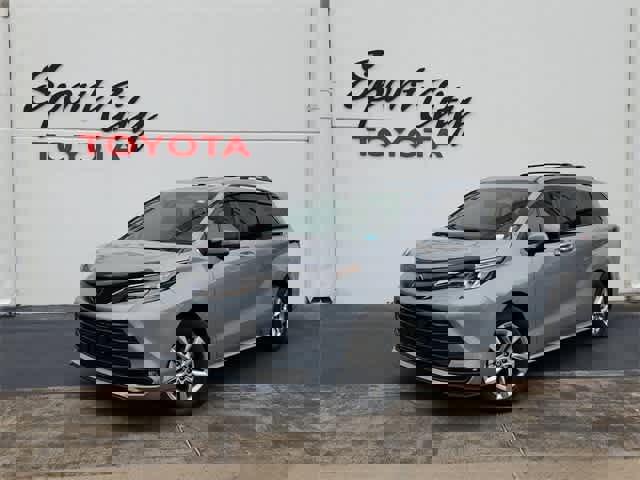 Used 2023 Toyota Sienna XLE Woodland Edition