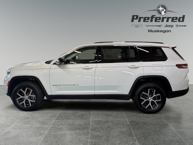 Used 2023 Jeep Grand Cherokee L Limited AWD/4WD image 9