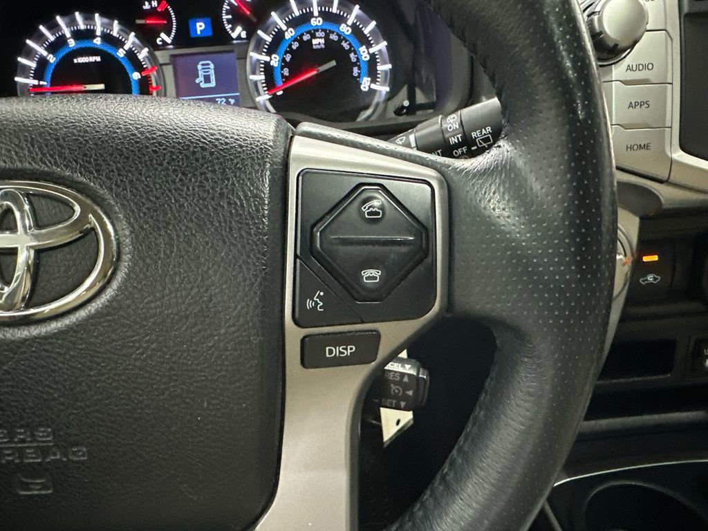 Used 2018 Toyota 4Runner SR5 AWD/4WD image 26