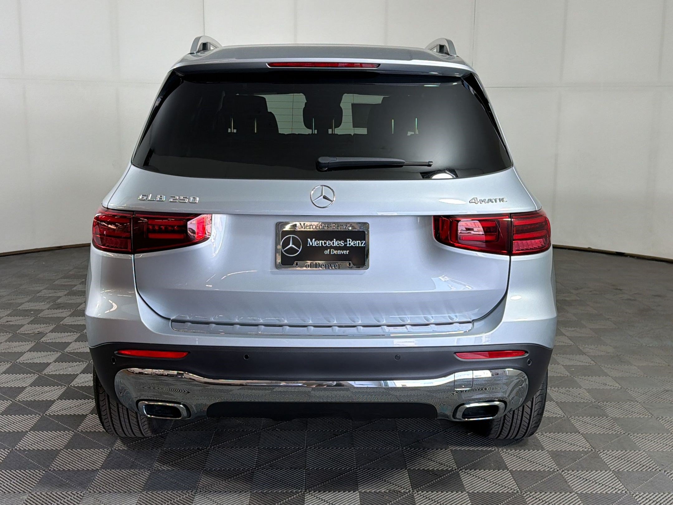 Used 2026 Mercedes-Benz GLB 250 4MATIC image 10