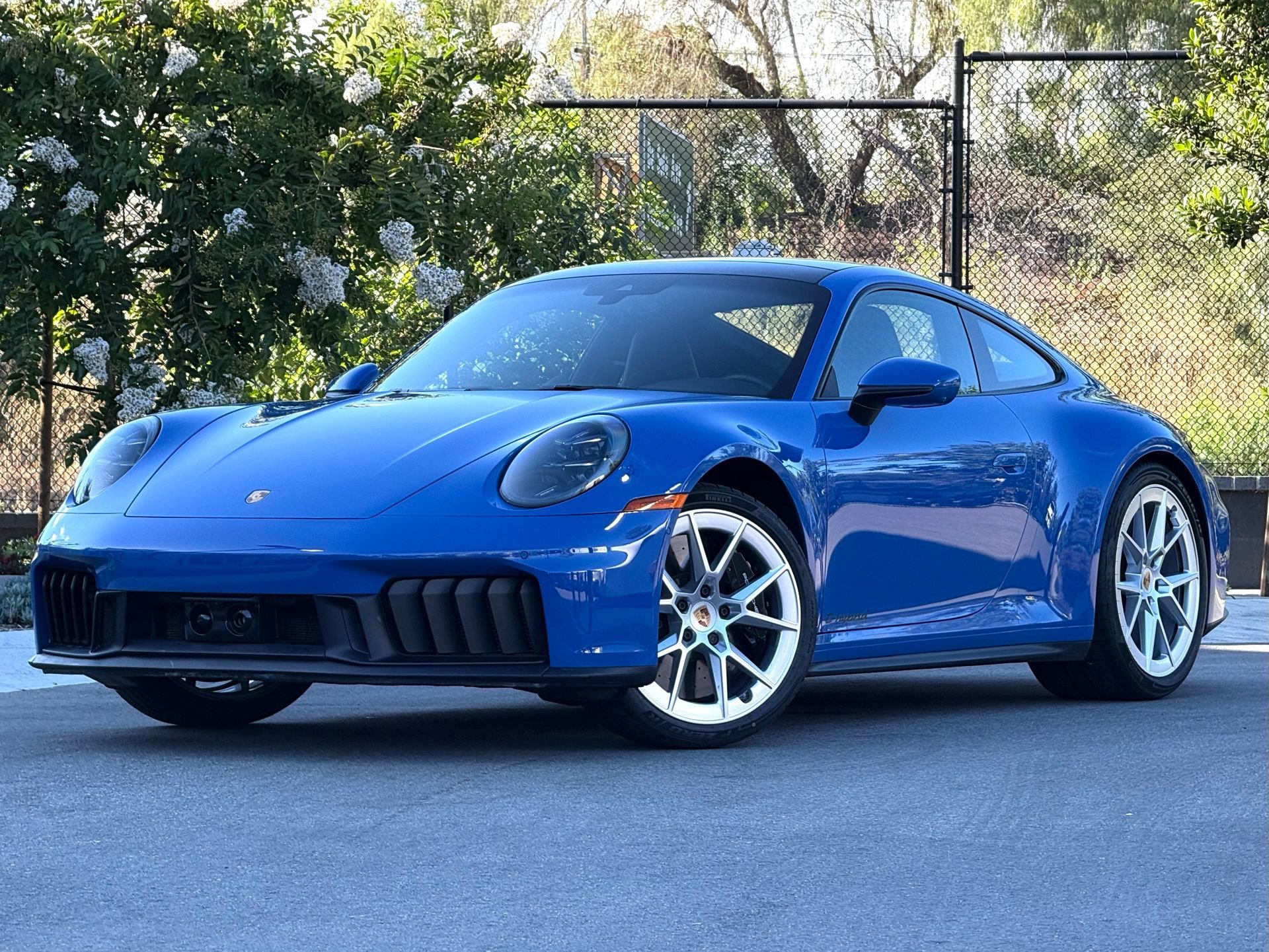 Certified 2025 Porsche 911 Carrera 4 GTS AWD/4WD image 1