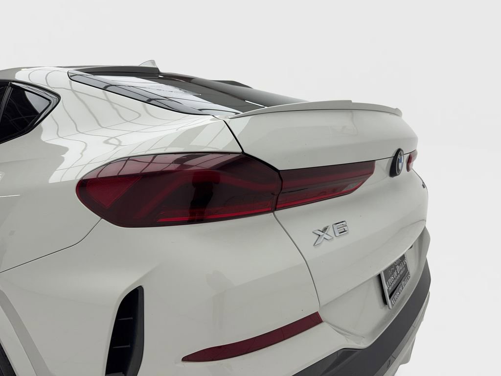 Used 2021 BMW X6 xDrive40i w/ M Sport Package image 9