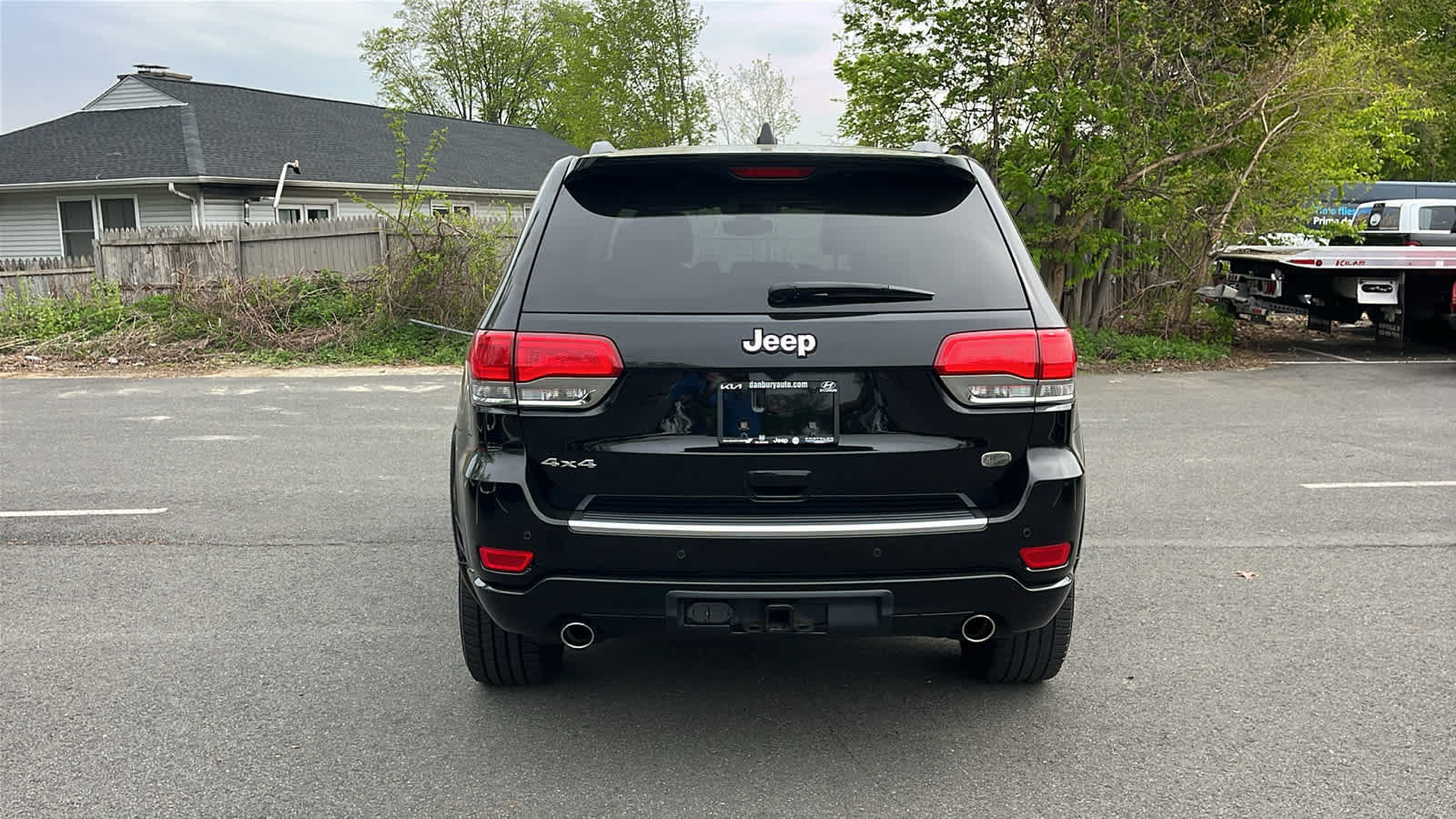Used 2017 Jeep Grand Cherokee Overland AWD/4WD image 5