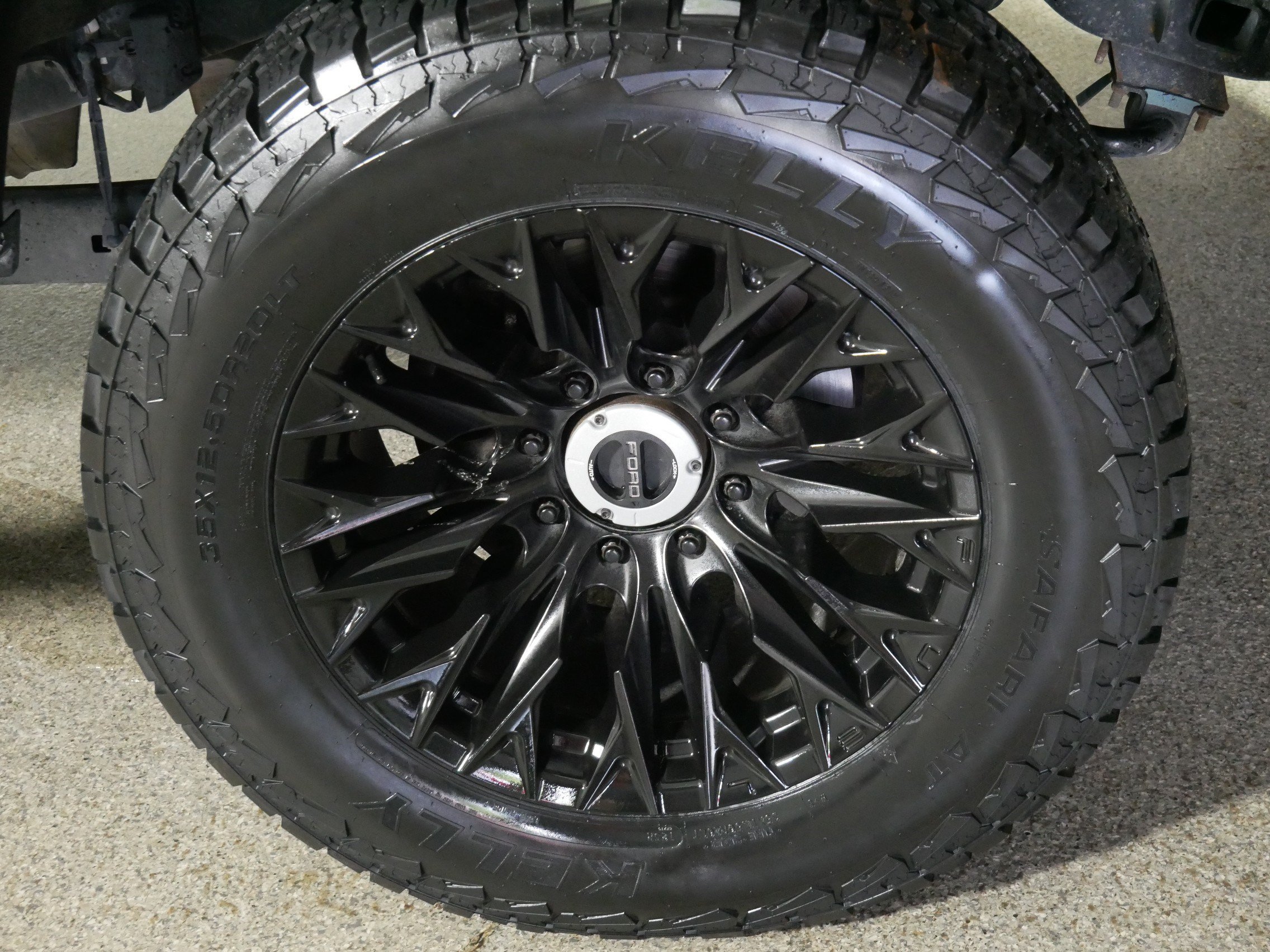 Used 2023 Ford F350 Limited w/ FX4 Off-Road Package AWD/4WD image 15