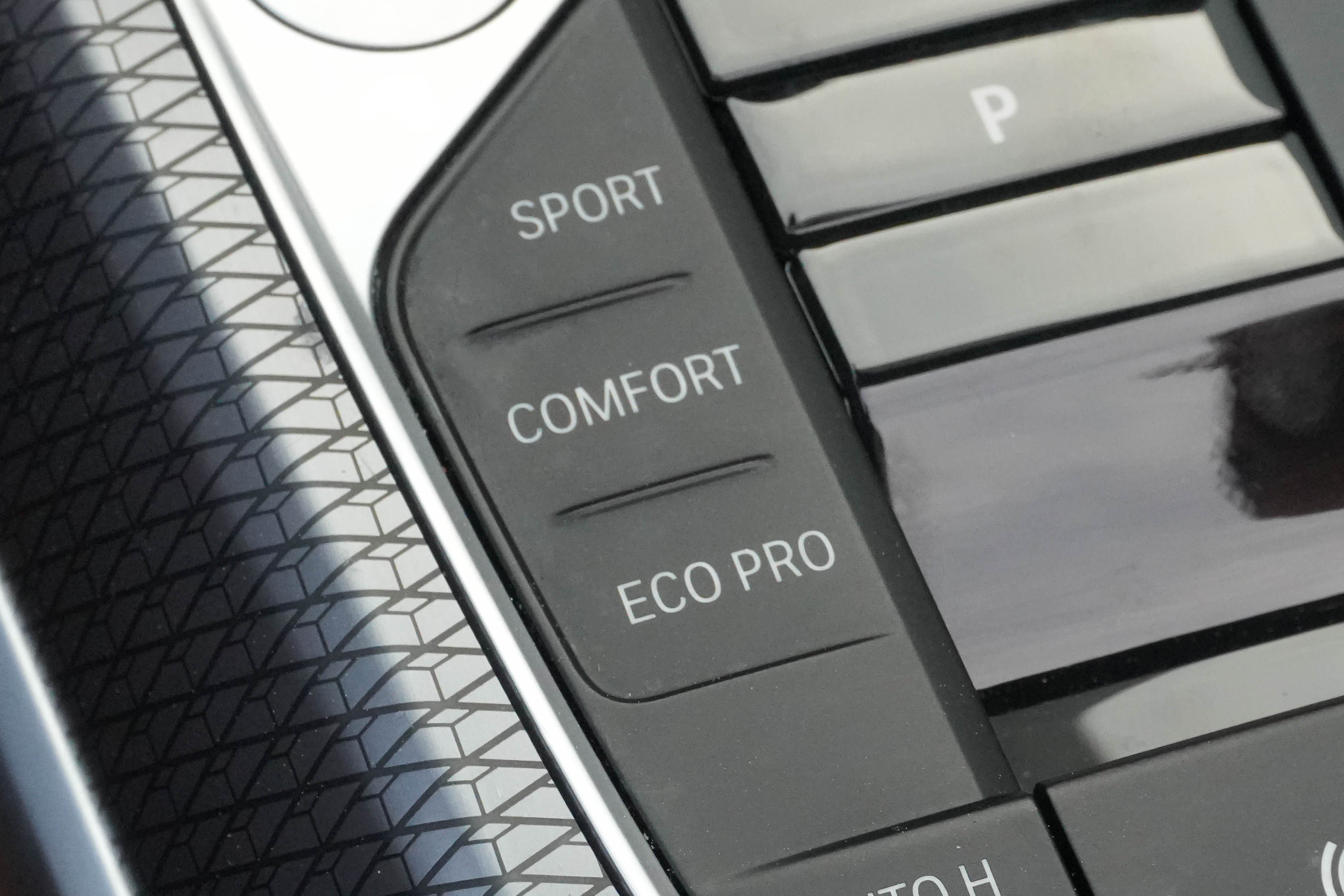 Certified 2025 BMW M440i Convertible image 31