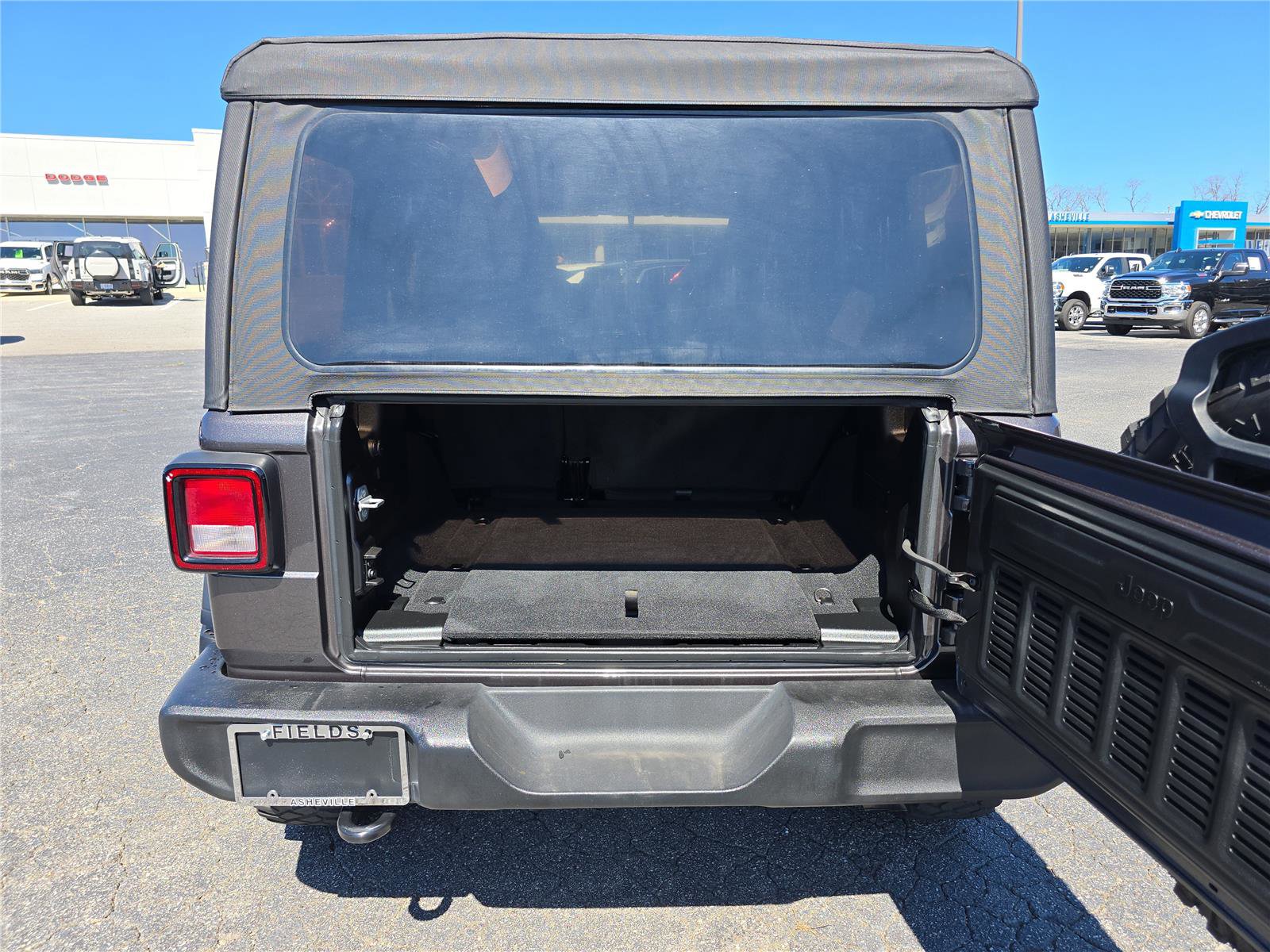 Used 2021 Jeep Wrangler Unlimited Sport image 5