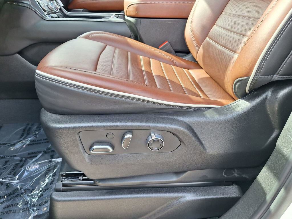 Used 2023 GMC Yukon Denali Ultimate w/ LPO, Floor Liner Package image 37